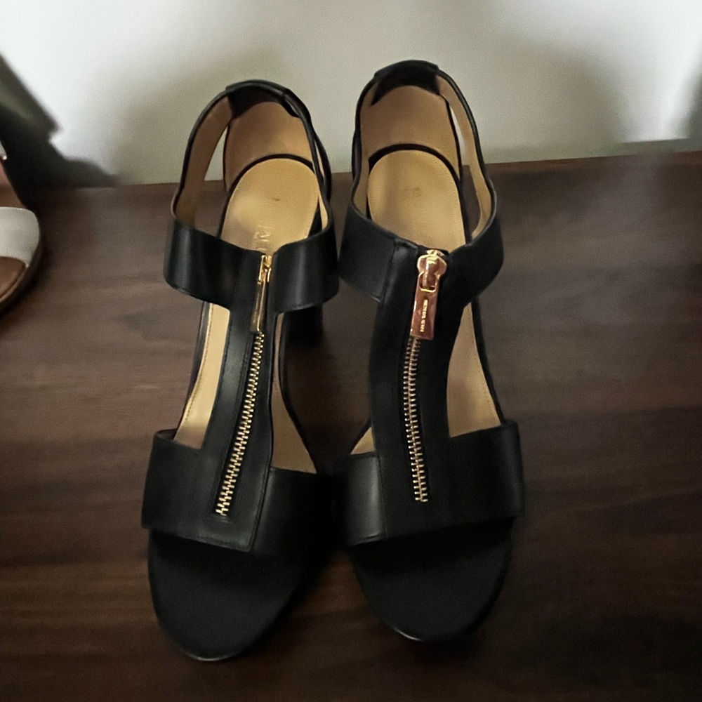 Micheal Kors Berkeley T-Strap Platform Sandal